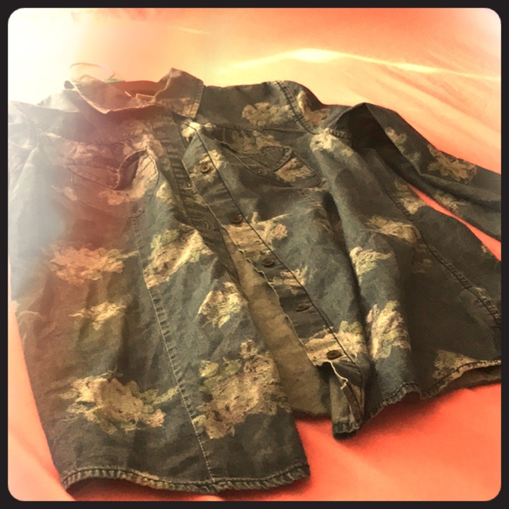 Blue flower shirt